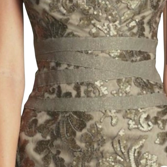 Tadashi Shoji Metallic Embellished Lace Sheath Dress in Smoke Platinum – Size 4 - Picture 4 of 15